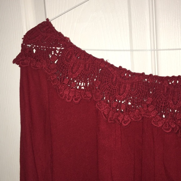 Red flowy lace top - Picture 2 of 3